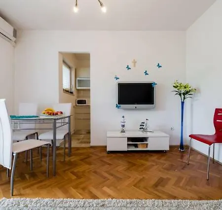 Tea Apartment *